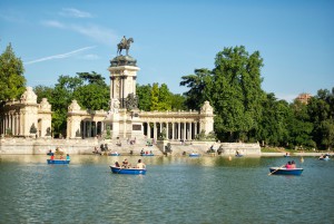 Spain.Madrid.estanque-del-parque-del-Retiro,EuroSpain Travel